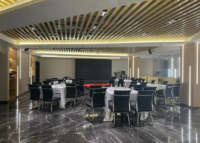 Crystal Hotel Jing'An Darongcheng Hutai Road